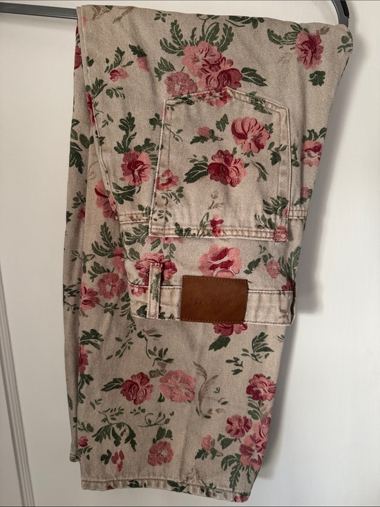 We The Free Denim - We The Free Slim Straight Jeans with Pink Rose Floral on Cream